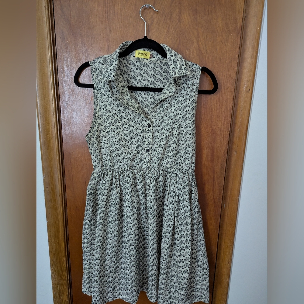 Black and White Zebra Sleeveless dress with Collar